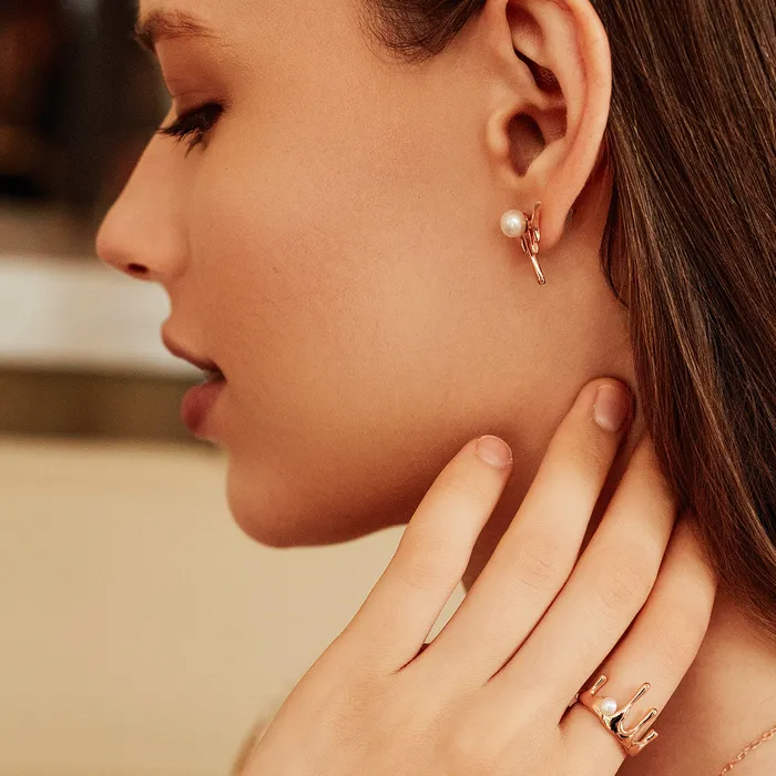 Earrings Pearly Lustre Freshwater Pearl Earrings WE00593 FLUID