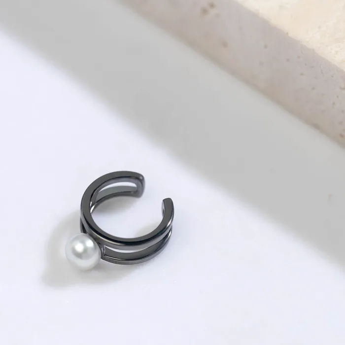 Earrings Pearly Lustre New Yorker Freshwater Pearl Earring Cuff WE00491