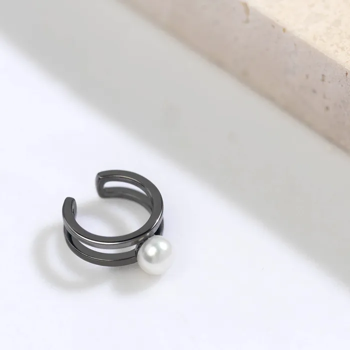 Earrings Pearly Lustre New Yorker Freshwater Pearl Earring Cuff WE00491