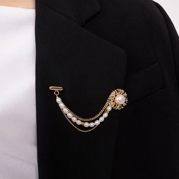 Elegant Freshwater Pearl Brooch WC00053 GARDENS Pearly Lustre Earrings