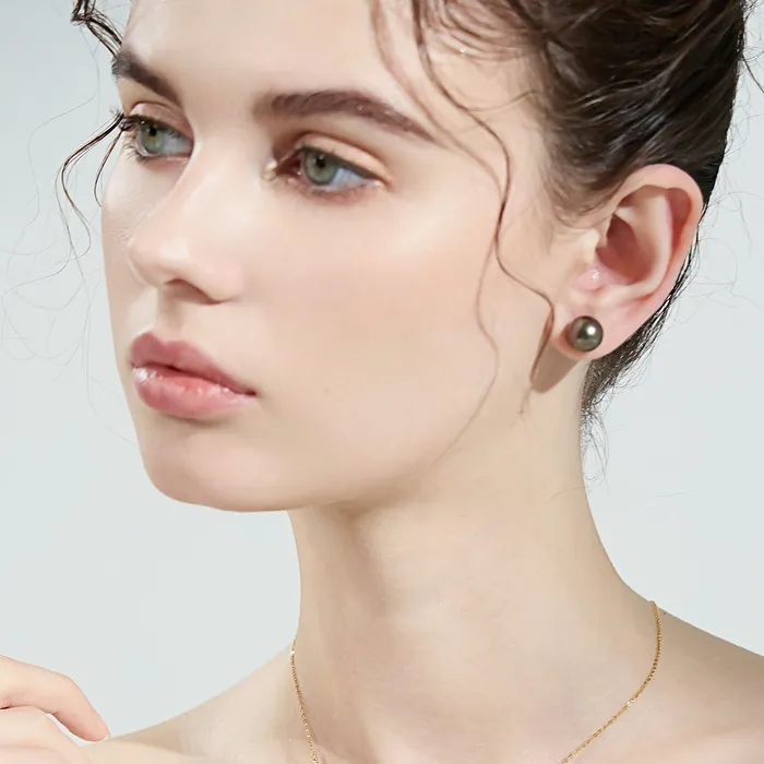 Pearly Lustre Earrings Elegant 18K Gold 2nd Grade Tahitian Pearl Stud Earrings KE00016