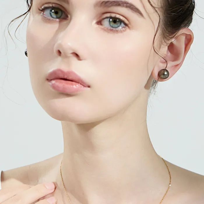 Pearly Lustre Earrings Elegant 18K Gold 2nd Grade Tahitian Pearl Stud Earrings KE00016