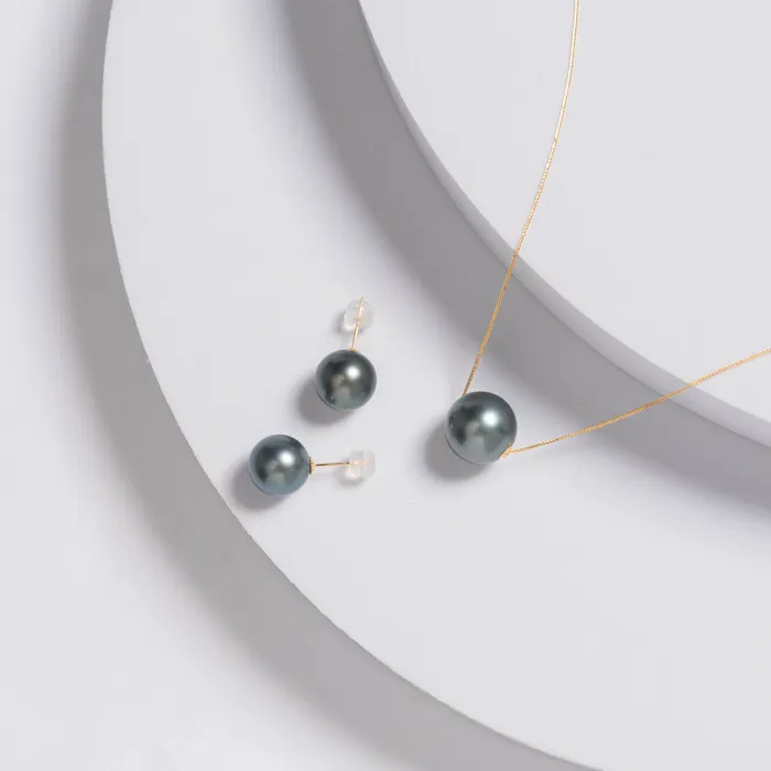 Pearly Lustre Earrings Elegant 18K Gold 2nd Grade Tahitian Pearl Stud Earrings KE00016