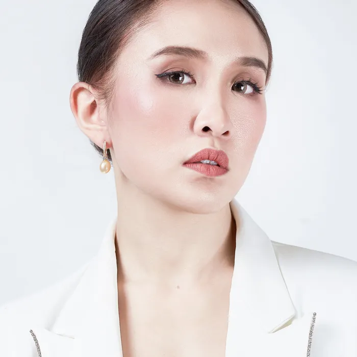 Pearly Lustre Elegant 18K Solid Gold South Sea Pearl Earrings KE00011 Earrings