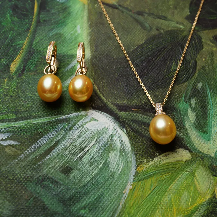 Pearly Lustre Elegant 18K Solid Gold South Sea Pearl Earrings KE00011 Earrings