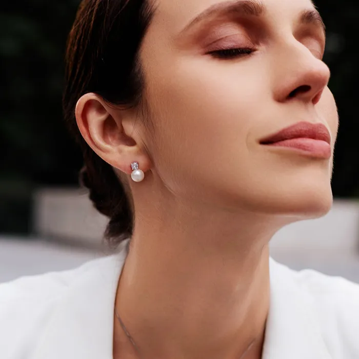 Pearly Lustre Elegant Freshwater Round Pearl Earrings WE00412 Earrings