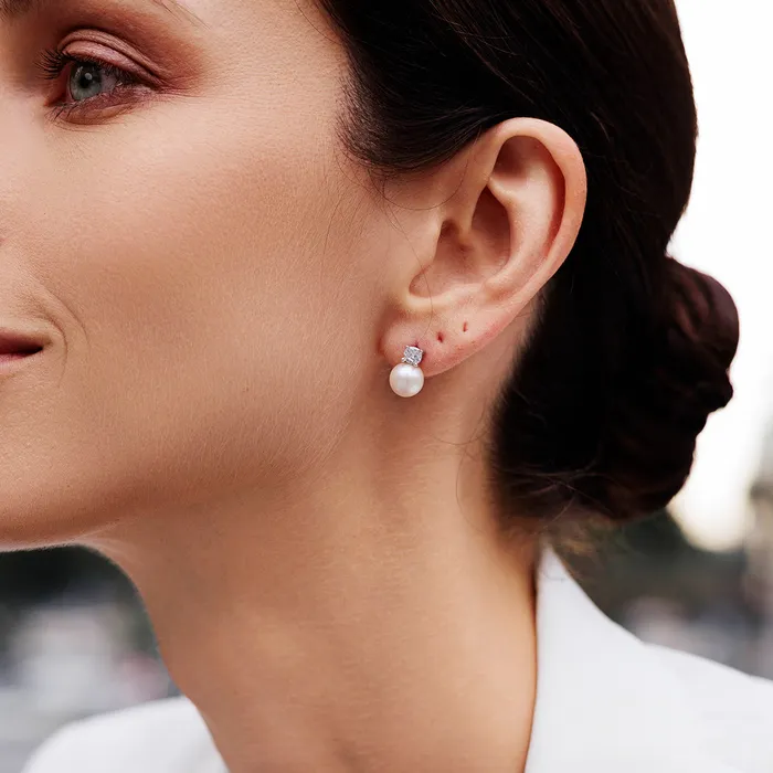 Pearly Lustre Elegant Freshwater Round Pearl Earrings WE00412 Earrings