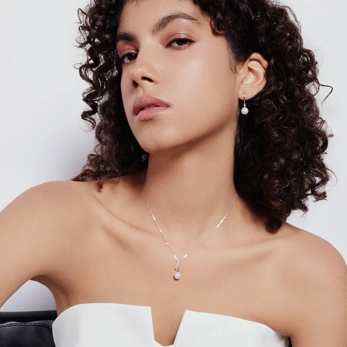 Pearly Lustre Necklaces 18K Solid Gold Diamond Hanadama Akoya Pearl Necklace KN00277 S Collection