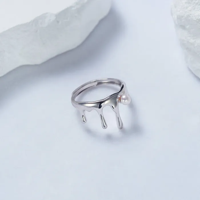 Top Grade Freshwater Pearl Ring WR00239 FLUID Pearly Lustre Rings